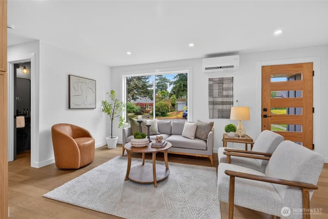 Property photo for 3152 NE 82nd Street, Seattle photo 4