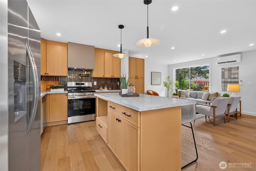 Property photo for 3152 NE 82nd Street, Seattle photo 7