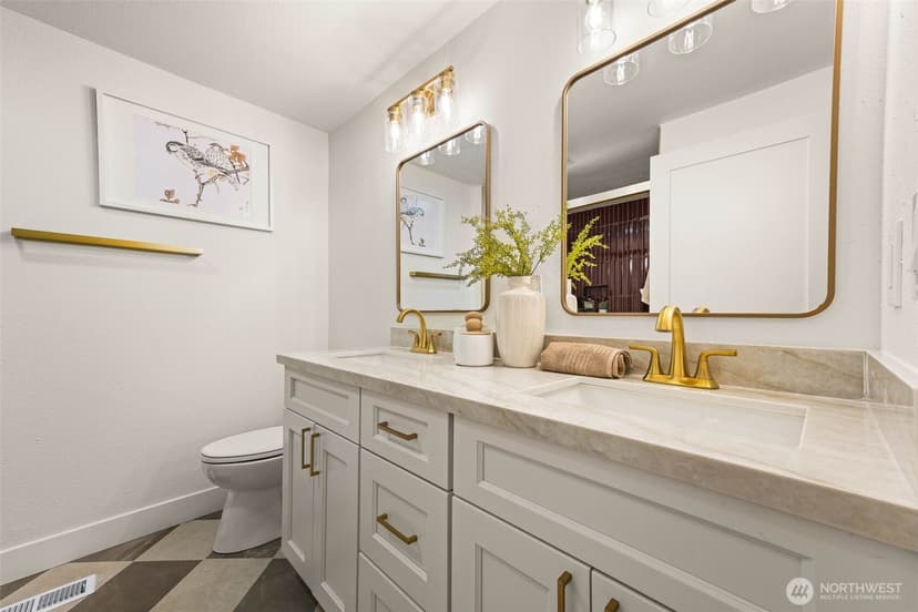 Property photo for 8655 NE 170th Street, Kenmore photo 15