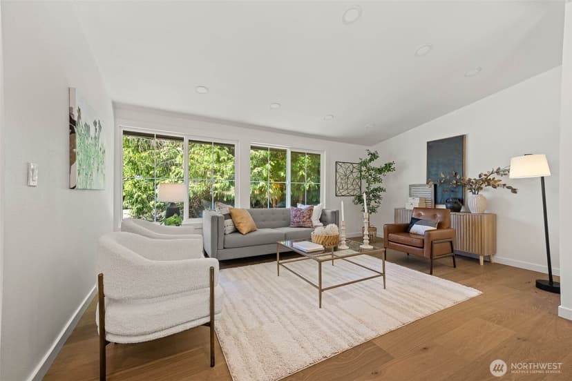 Property photo for 8655 NE 170th Street, Kenmore photo 2