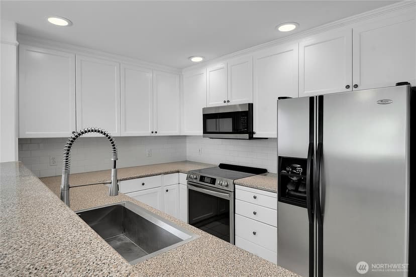 Property photo for 15330 Sunwood Boulevard #E304, Tukwila photo 15