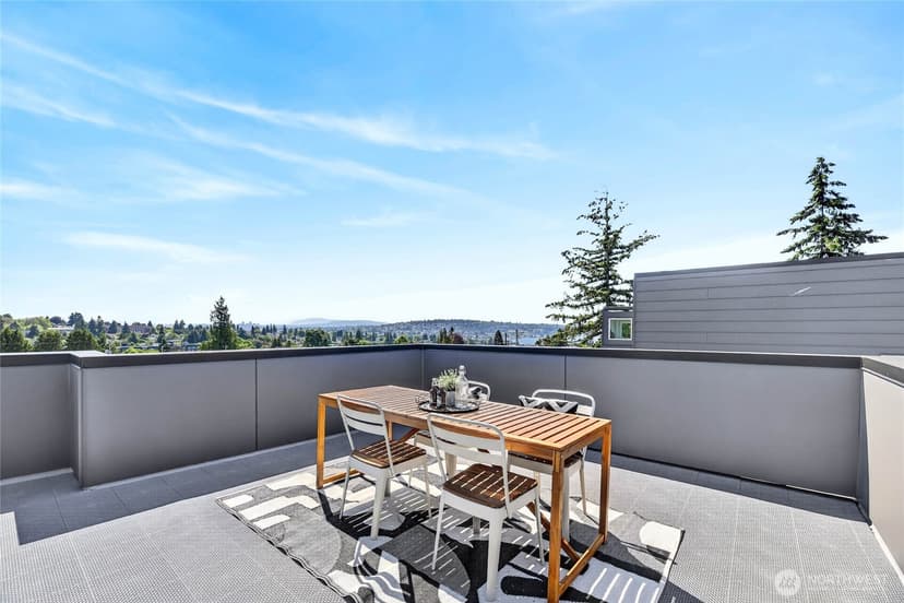Property photo for 4222 Linden Avenue N, Seattle photo 26