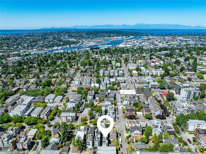 Property photo for 4222 Linden Avenue N, Seattle photo 2