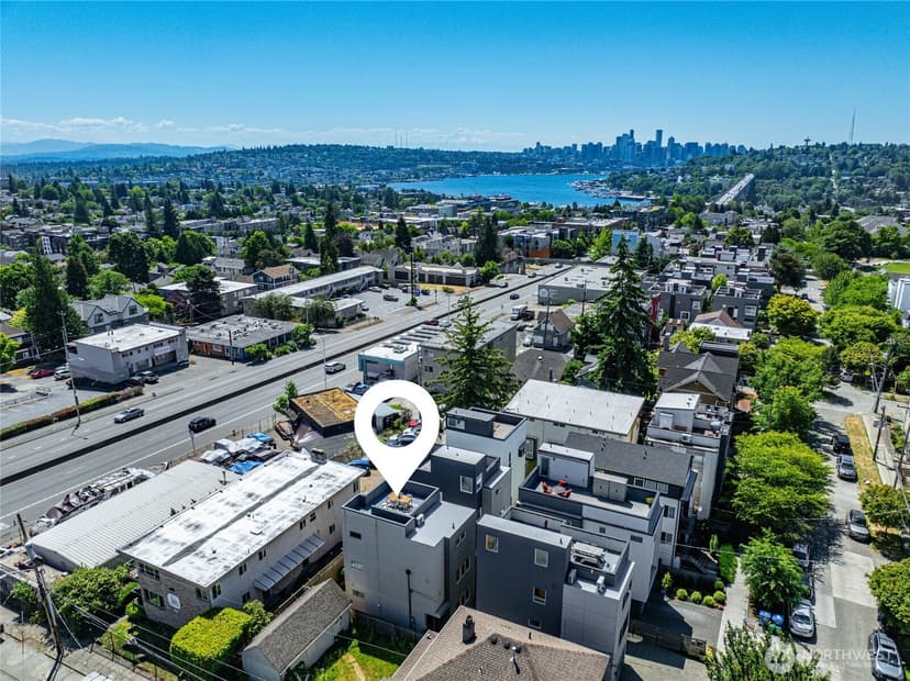 Property photo for 4222 Linden Avenue N, Seattle photo 28