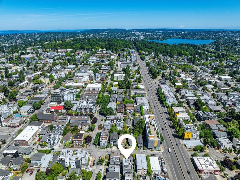 Property photo for 4222 Linden Avenue N, Seattle photo 17