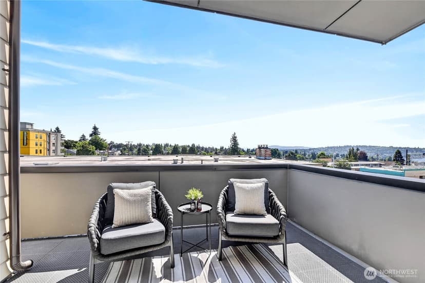 Property photo for 4222 Linden Avenue N, Seattle photo 16