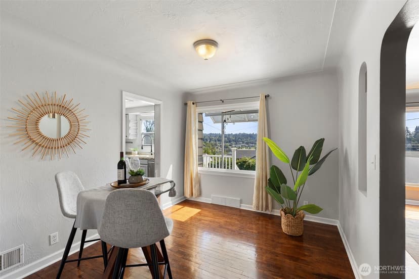 Property photo for 2425 N Wycoff Avenue, Bremerton photo 7