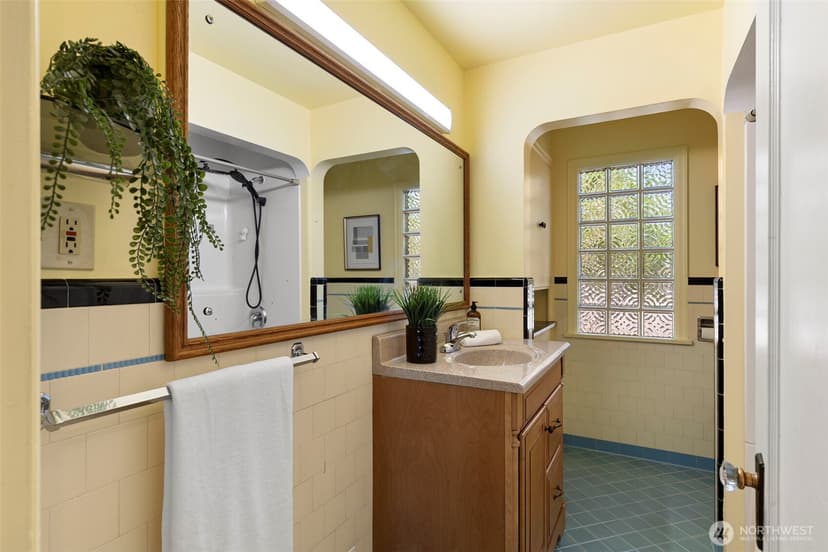 Property photo for 2425 N Wycoff Avenue, Bremerton photo 14