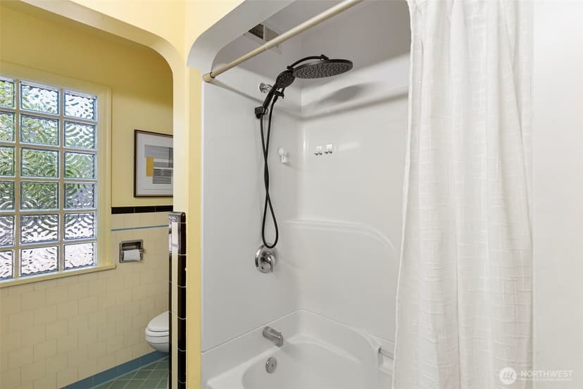 Property photo for 2425 N Wycoff Avenue, Bremerton photo 15