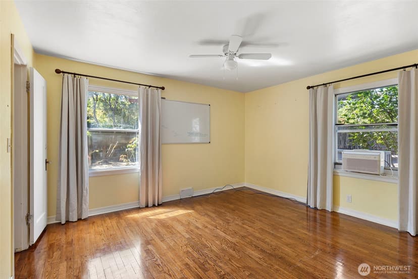 Property photo for 2425 N Wycoff Avenue, Bremerton photo 16