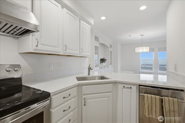 Property photo for 2219 Rucker Avenue #201, Everett photo 4