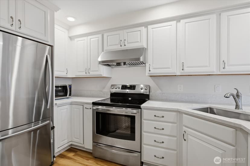 Property photo for 2219 Rucker Avenue #201, Everett photo 5