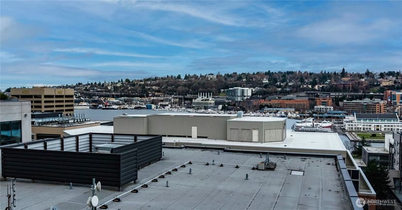 Property photo for 1000 N Aurora Avenue #409, Seattle photo 38