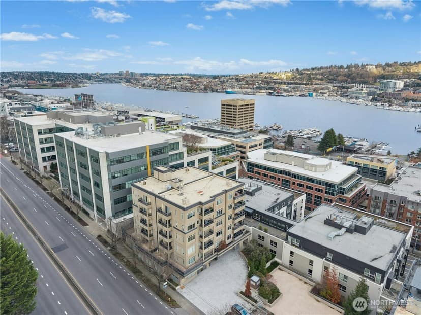 Property photo for 1000 N Aurora Avenue #409, Seattle photo 37
