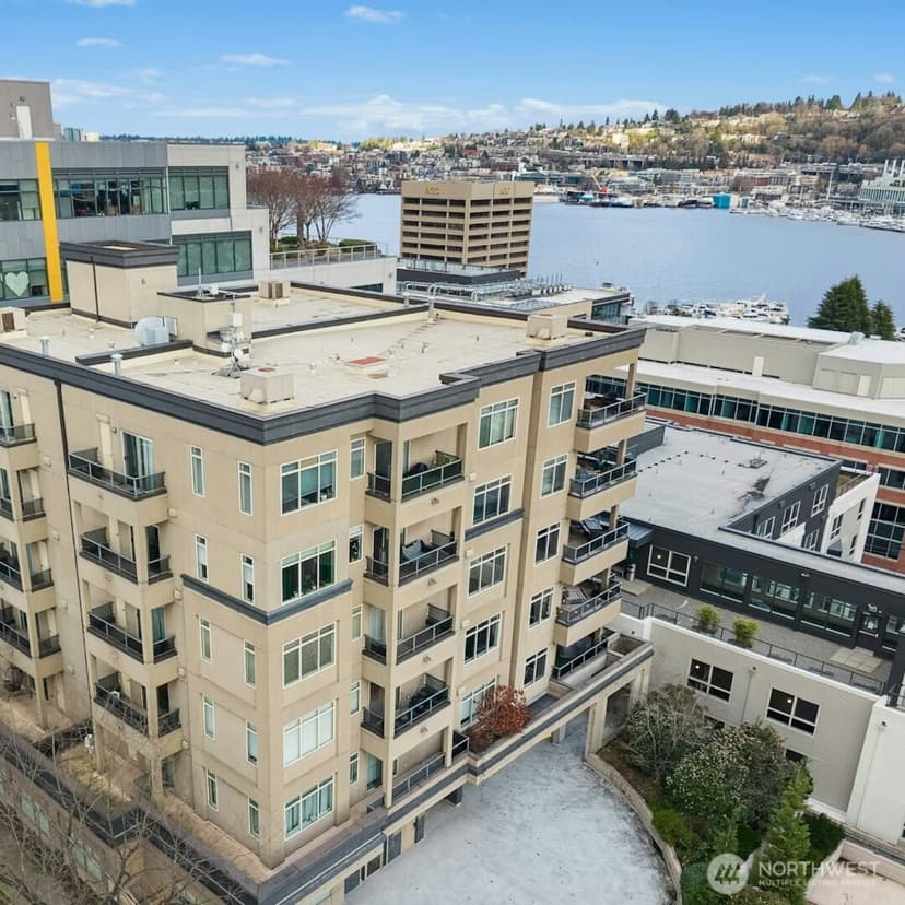 Property photo for 1000 N Aurora Avenue #409, Seattle photo 2