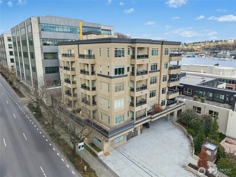 Property photo for 1000 N Aurora Avenue #409, Seattle photo 34