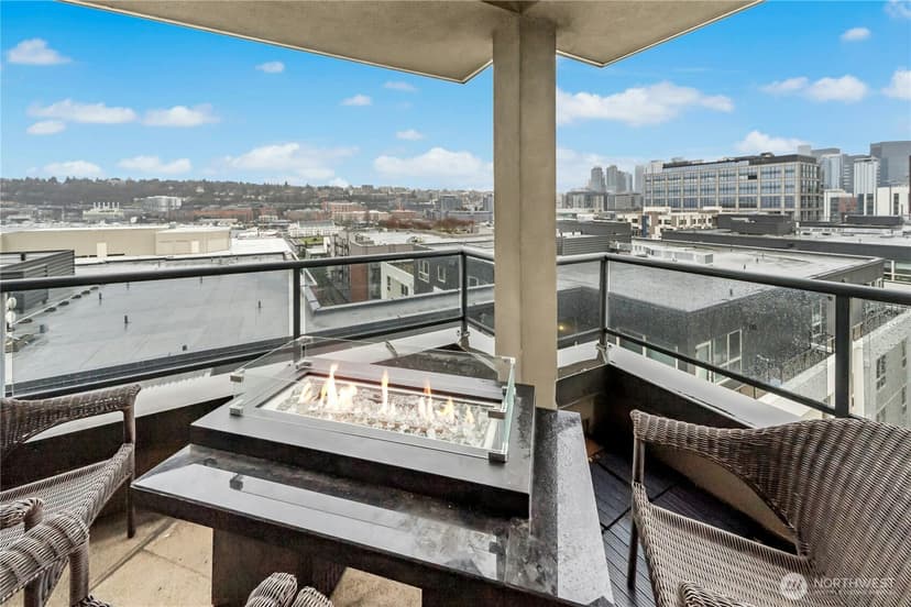 Property photo for 1000 N Aurora Avenue #409, Seattle photo 22