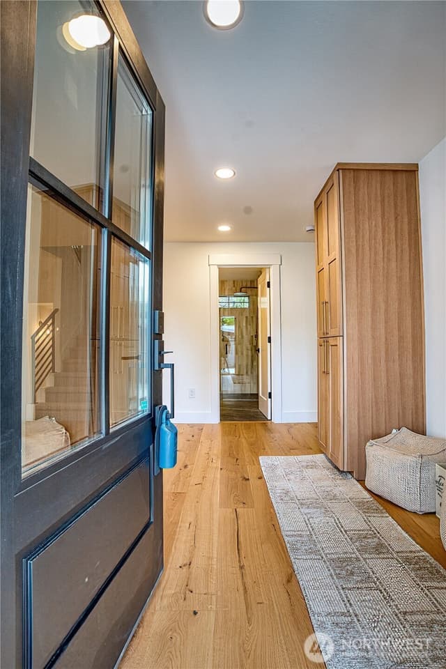 Property photo for 7743 Seward Park Avenue S, Seattle photo 4