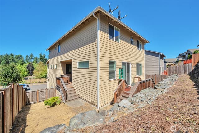 Property photo for 909 SW 338th Street, Federal Way photo 4