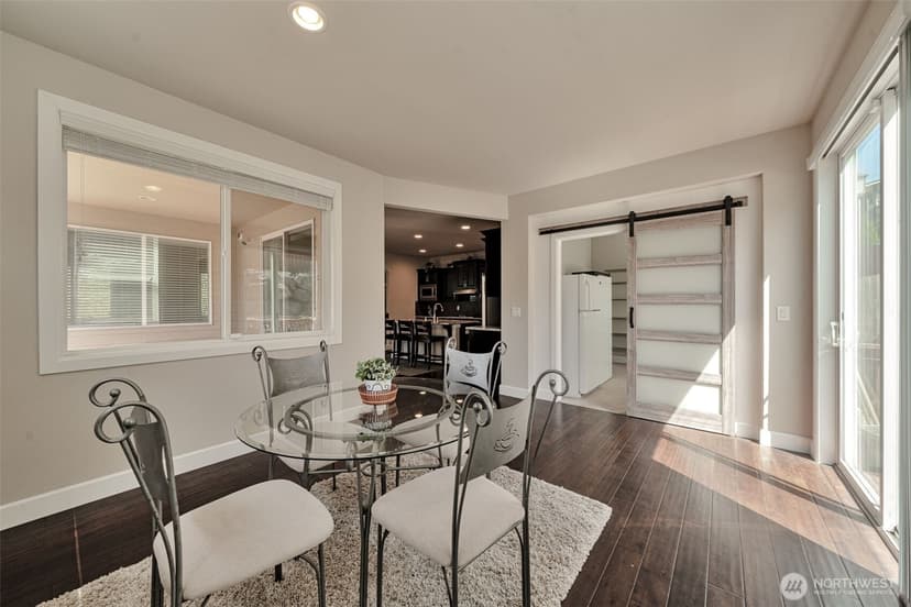 Property photo for 909 SW 338th Street, Federal Way photo 11