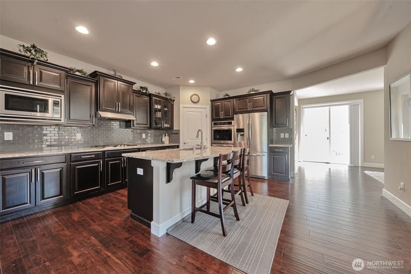 Property photo for 909 SW 338th Street, Federal Way photo 8