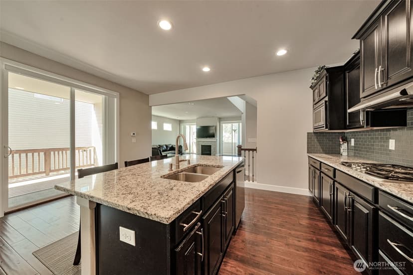 Property photo for 909 SW 338th Street, Federal Way photo 12