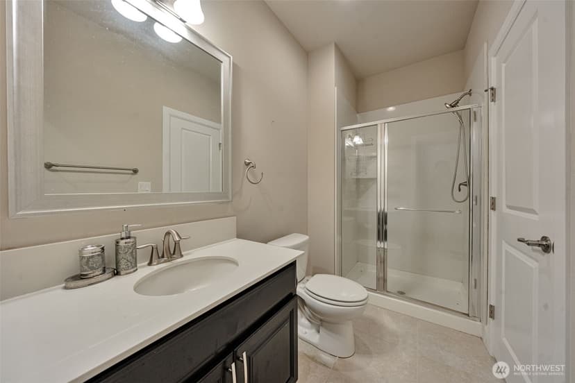 Property photo for 909 SW 338th Street, Federal Way photo 6