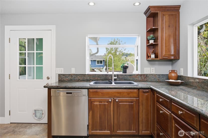 Property photo for 7623 46th Avenue S, Seattle photo 12