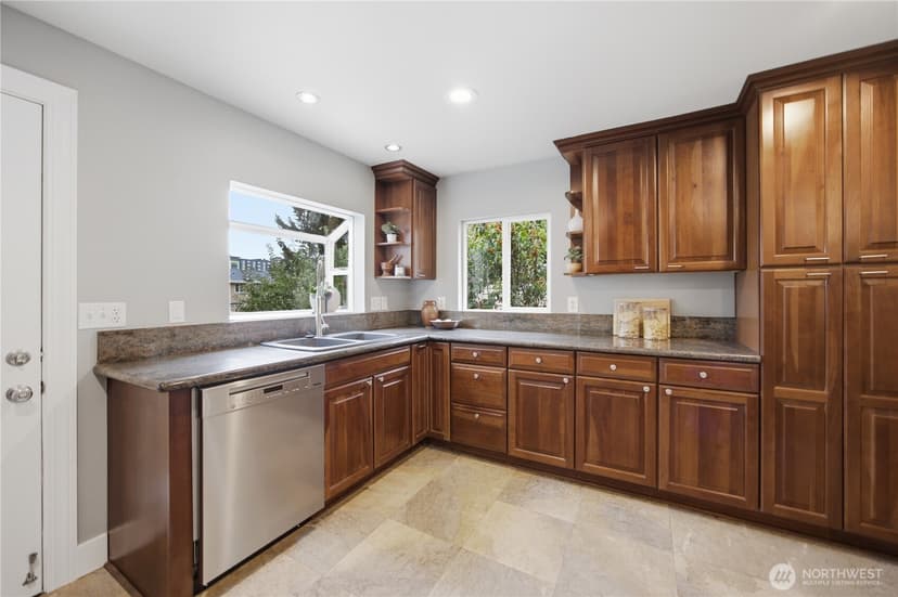 Property photo for 7623 46th Avenue S, Seattle photo 11
