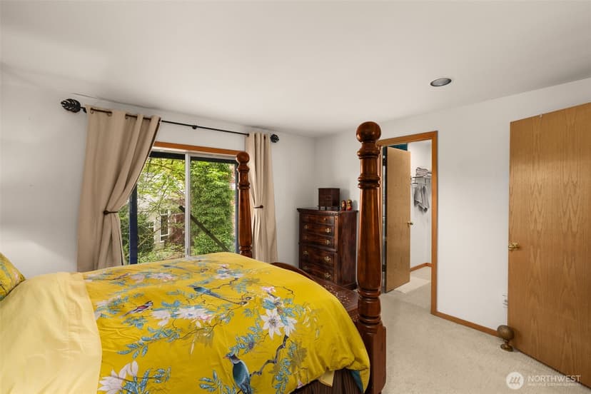 Property photo for 9602 NE 35th Place, Clyde Hill photo 17