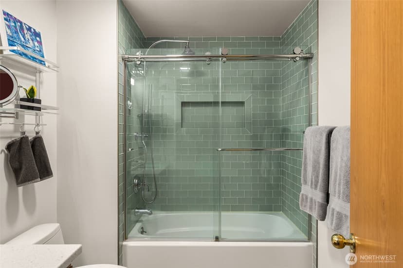 Property photo for 9602 NE 35th Place, Clyde Hill photo 21