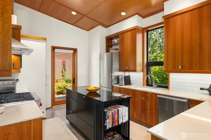 Property photo for 175 Wood Avenue SW, Bainbridge Island photo 11
