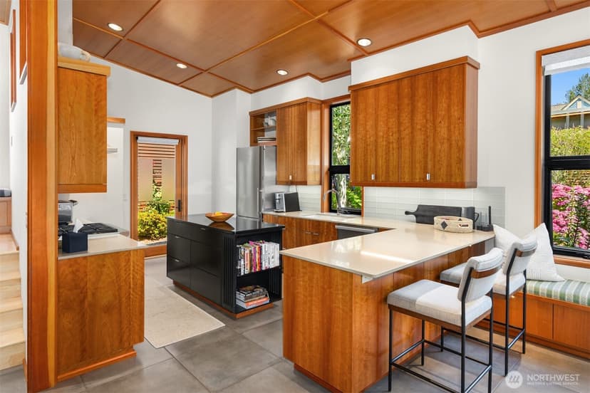Property photo for 175 Wood Avenue SW, Bainbridge Island photo 10