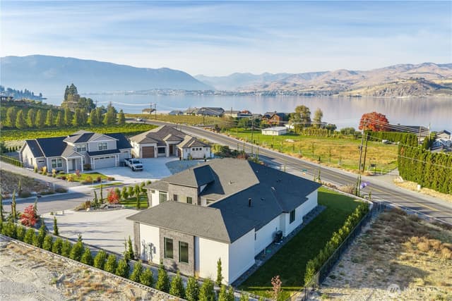 Property photo for 21 Loretta Lane, Chelan photo 2