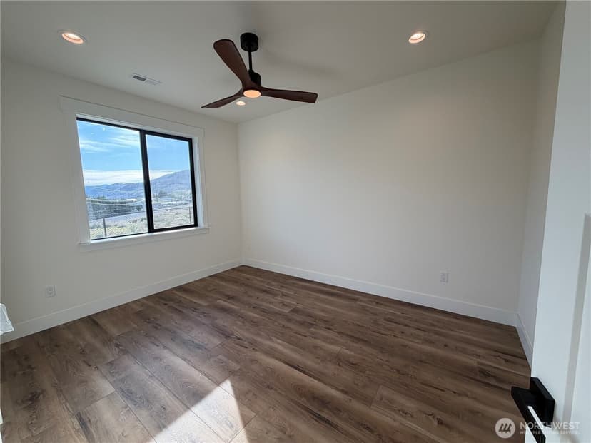 Property photo for 21 Loretta Lane, Chelan photo 39