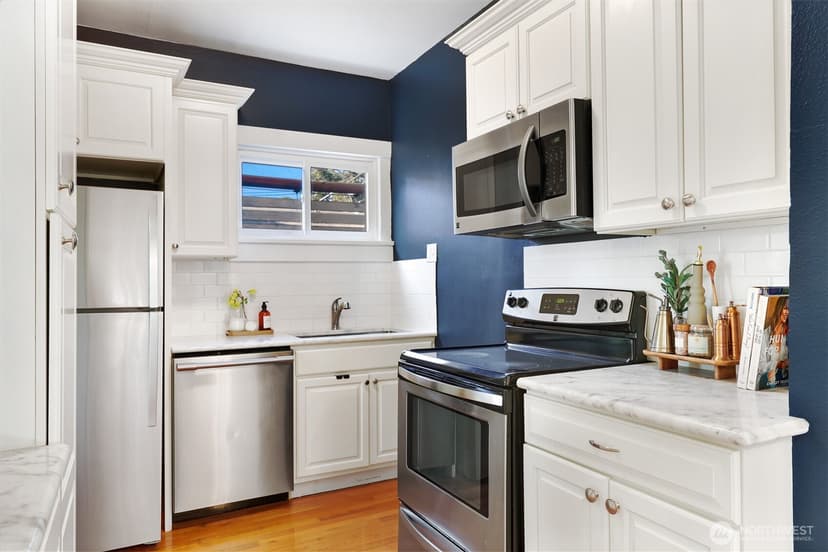 Property photo for 516 W Howe Street, Seattle photo 9
