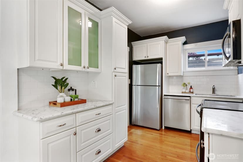 Property photo for 516 W Howe Street, Seattle photo 8