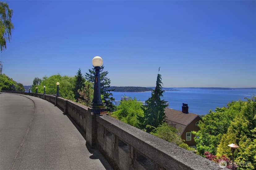 Property photo for 516 W Howe Street, Seattle photo 29
