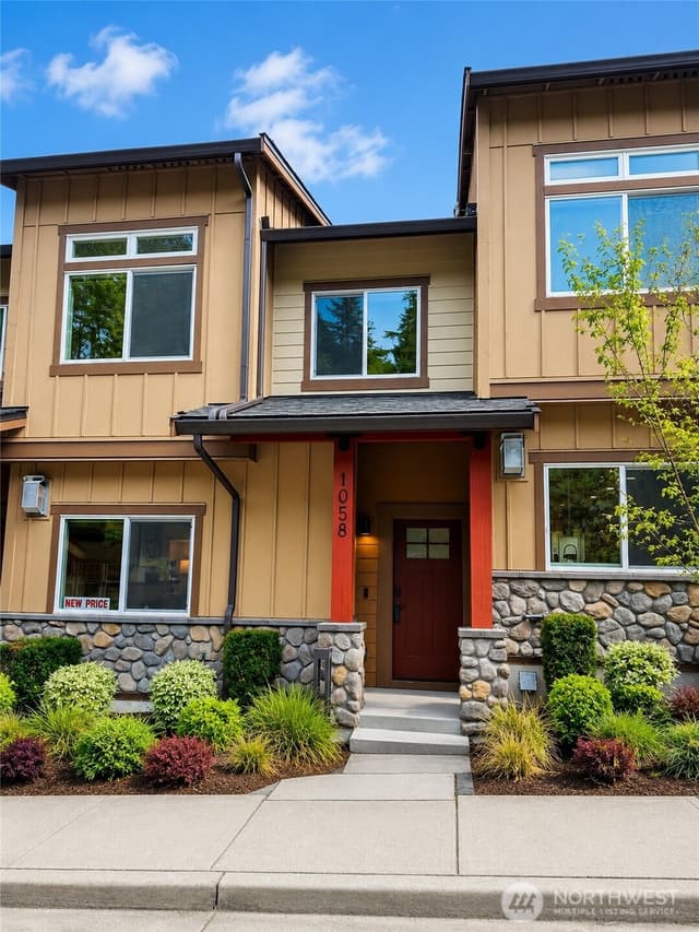 Property photo for 1058 Cabin Creek Lane SW, Issaquah photo 2