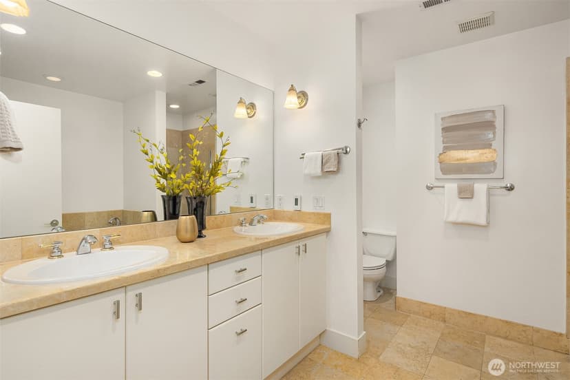 Property photo for 80 E Roanoke Street #2, Seattle photo 22