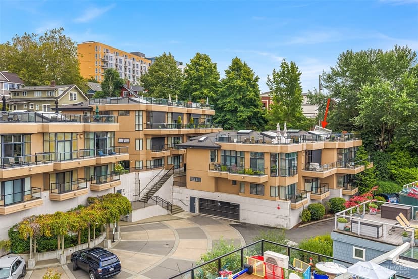 Property photo for 80 E Roanoke Street #2, Seattle photo 2