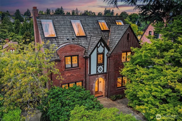 Property photo for 5201 NE 43rd Street, Seattle photo 2