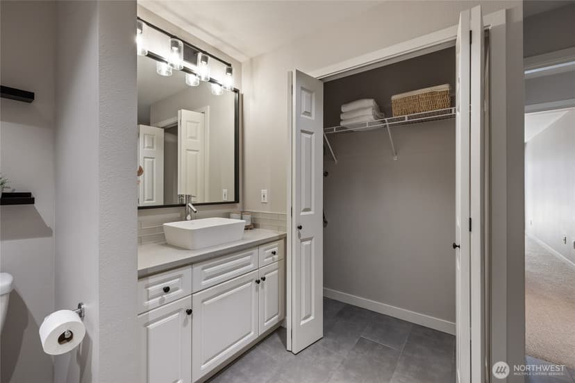 Property photo for 6300 32nd Avenue NW #302, Seattle photo 19