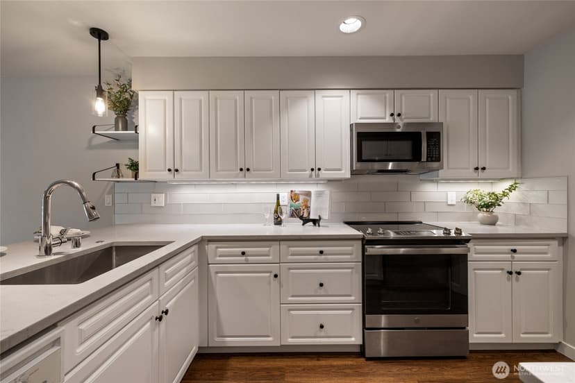 Property photo for 6300 32nd Avenue NW #302, Seattle photo 12