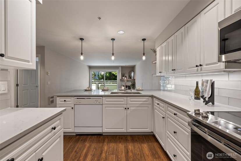 Property photo for 6300 32nd Avenue NW #302, Seattle photo 9