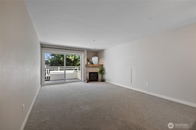 Property photo for 6300 32nd Avenue NW #302, Seattle photo 4
