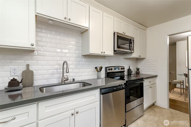 Property photo for 5225 McDacer Avenue, Tacoma photo 4