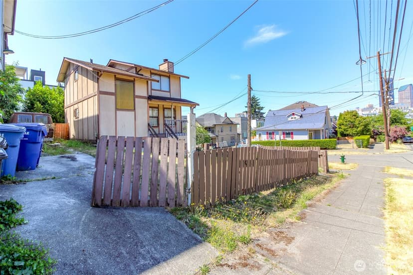 Property photo for 1601 E Alder Street, Seattle photo 13