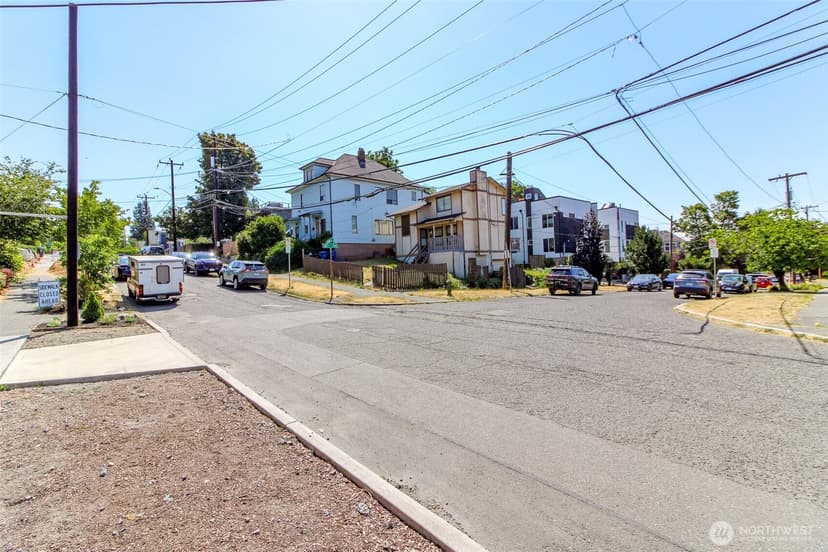 Property photo for 1601 E Alder Street, Seattle photo 12