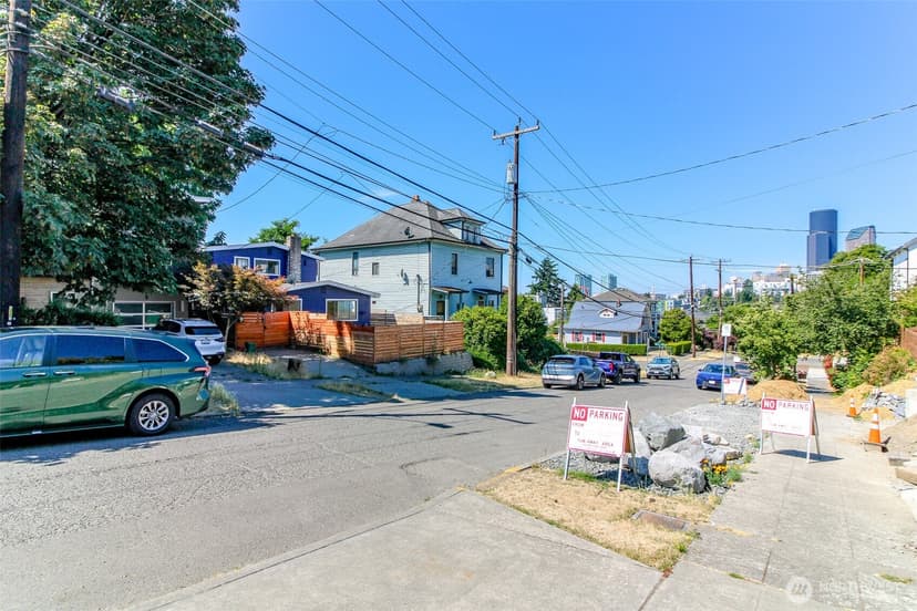 Property photo for 1601 E Alder Street, Seattle photo 11